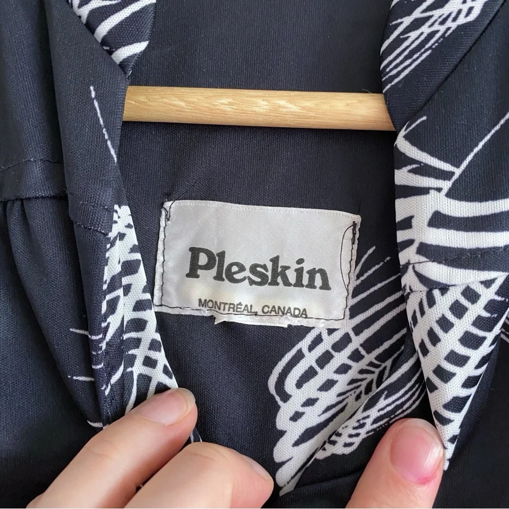 Vintage Pleskin Black White Leaf Print Dress - Picture 17 of 17